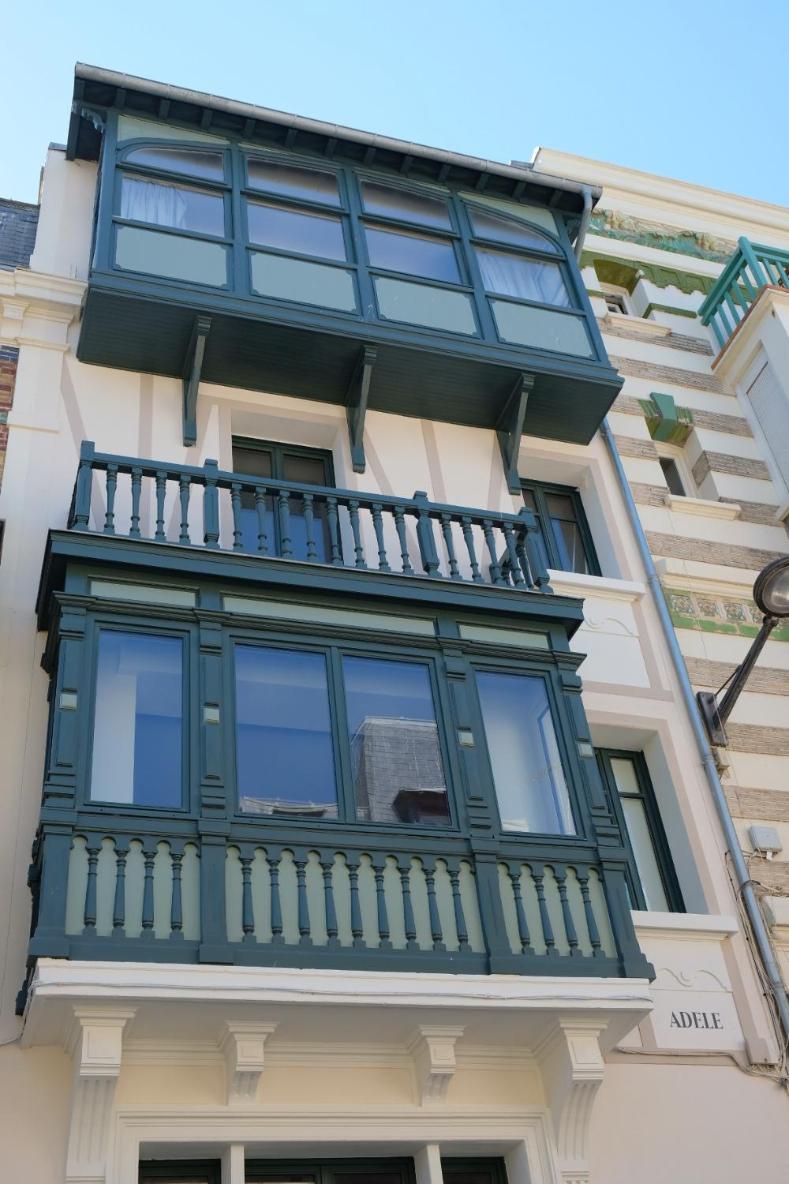 Adele, Bow-window Vue - Appt 02 *